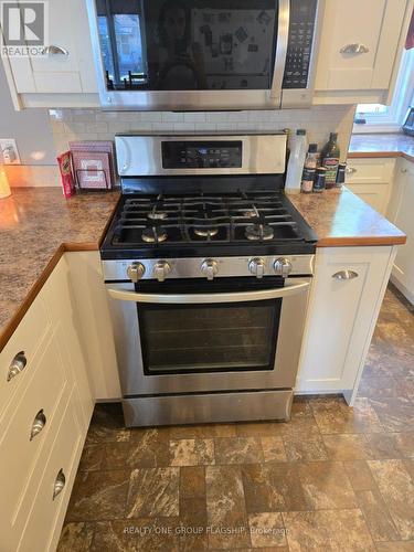 6285 Cadham Street, Niagara Falls, ON - Indoor Photo Showing Kitchen