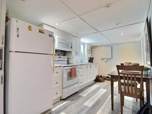 Cuisine - 183  - 185 Rue Lamothe, Thetford Mines, QC - Indoor Photo Showing Kitchen