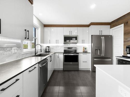 Kitchen - 2935 Rue Albert-Lachance, Lévis (Desjardins), QC - Indoor Photo Showing Kitchen With Upgraded Kitchen