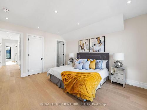 551 Broadway Ave, Toronto, ON - Indoor Photo Showing Bedroom