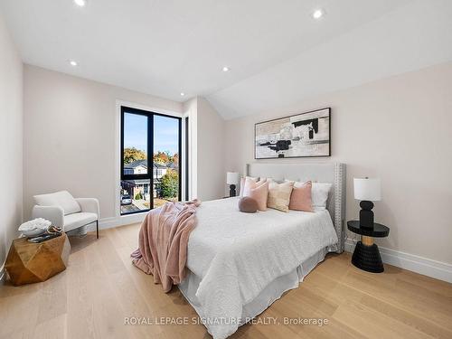 551 Broadway Ave, Toronto, ON - Indoor Photo Showing Bedroom