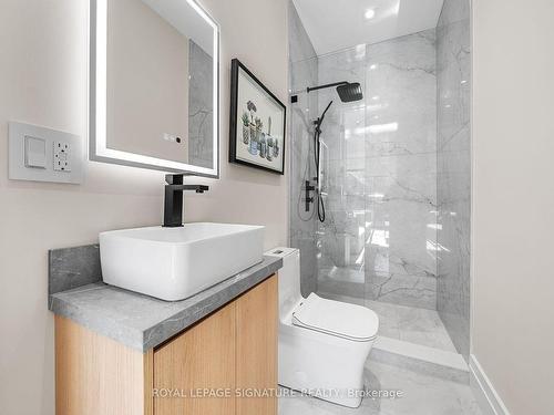 551 Broadway Ave, Toronto, ON - Indoor Photo Showing Bathroom