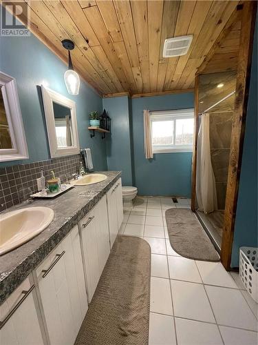 50 Jarbeau, Field, ON - Indoor Photo Showing Bathroom