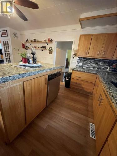 50 Jarbeau, Field, ON - Indoor Photo Showing Kitchen