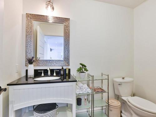 Powder room - 90 Rue Du Midi, Morin-Heights, QC - Indoor Photo Showing Bathroom