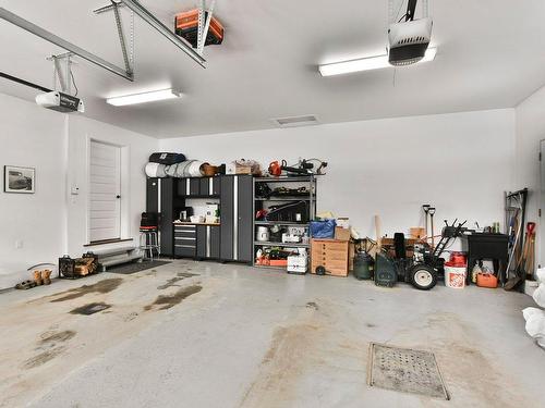 Garage - 90 Rue Du Midi, Morin-Heights, QC - Indoor Photo Showing Garage