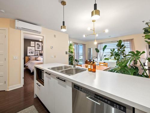 Cuisine - 311-50 Ch. De La Carrière, Carignan, QC - Indoor Photo Showing Kitchen With Double Sink With Upgraded Kitchen