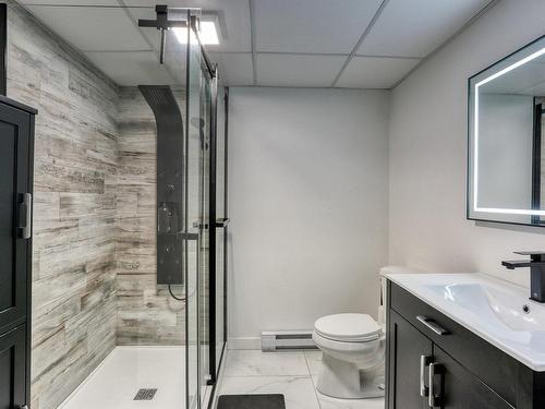 Bathroom - 3805 105E Avenue, Shawinigan, QC - Indoor Photo Showing Bathroom