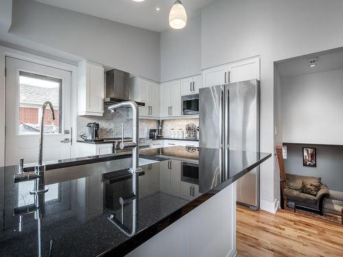 Cuisine - 5728 Av. Mcmurray, Côte-Saint-Luc, QC - Indoor Photo Showing Kitchen