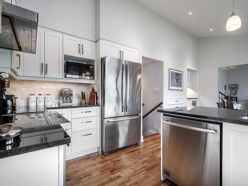 Cuisine - 5728 Av. Mcmurray, Côte-Saint-Luc, QC - Indoor Photo Showing Kitchen