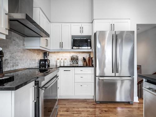 Cuisine - 5728 Av. Mcmurray, Côte-Saint-Luc, QC - Indoor Photo Showing Kitchen