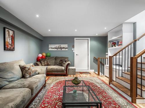 Salle familiale - 5728 Av. Mcmurray, Côte-Saint-Luc, QC - Indoor Photo Showing Living Room