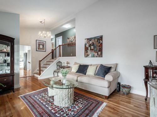 Salon - 5728 Av. Mcmurray, Côte-Saint-Luc, QC - Indoor Photo Showing Living Room