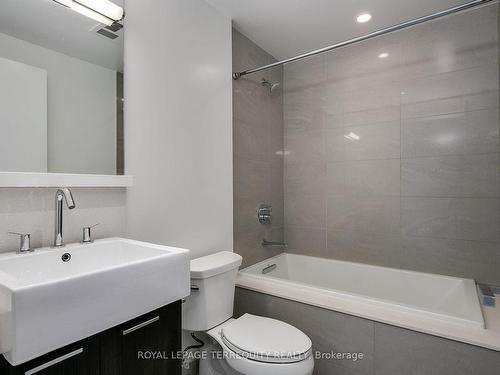 402-170 Avenue Rd, Toronto, ON - Indoor Photo Showing Bathroom