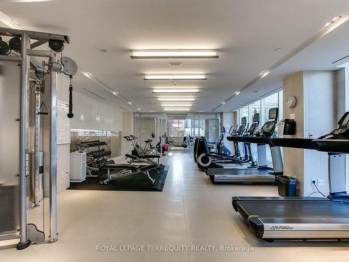 402-170 Avenue Rd, Toronto, ON - Indoor Photo Showing Gym Room