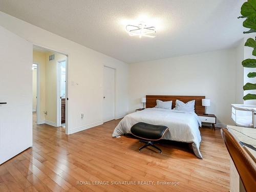 87-5223 Fairford Cres, Mississauga, ON - Indoor Photo Showing Bedroom