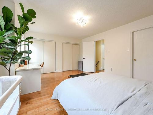 87-5223 Fairford Cres, Mississauga, ON - Indoor Photo Showing Bedroom