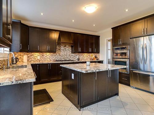 35 Pathway Dr, Brampton, ON - Indoor Photo Showing Kitchen With Upgraded Kitchen