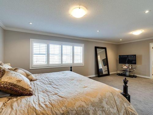 35 Pathway Dr, Brampton, ON - Indoor Photo Showing Bedroom