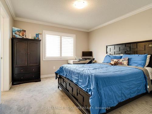 35 Pathway Dr, Brampton, ON - Indoor Photo Showing Bedroom