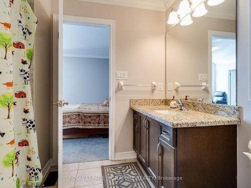 35 Pathway Dr, Brampton, ON - Indoor Photo Showing Bathroom