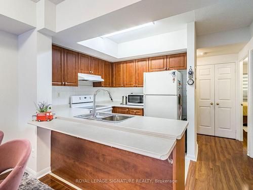 2079-3045 Finch Ave W, Toronto, ON - Indoor Photo Showing Kitchen With Double Sink