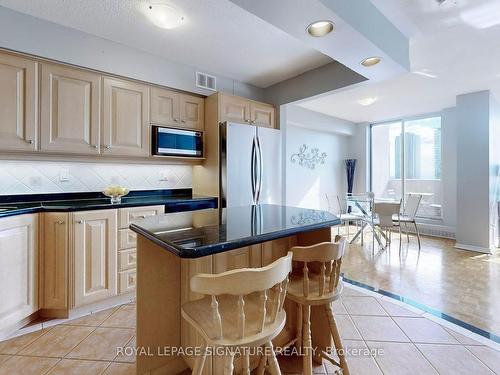 724-60 Southport St, Toronto, ON - Indoor Photo Showing Kitchen With Stainless Steel Kitchen