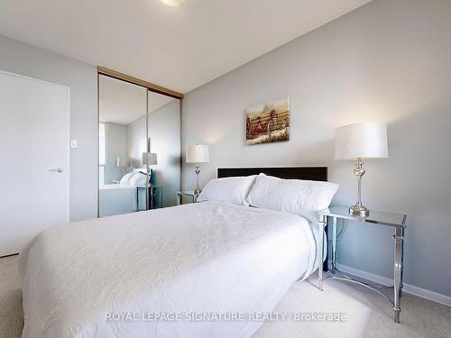 724-60 Southport St, Toronto, ON - Indoor Photo Showing Bedroom