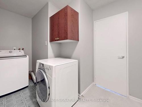 724-60 Southport St, Toronto, ON - Indoor Photo Showing Laundry Room