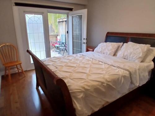 Upper-1566 Northmount Ave, Mississauga, ON - Indoor Photo Showing Bedroom