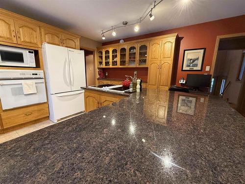 2550 15Th Side Road, Thunder Bay, ON - Indoor Photo Showing Kitchen