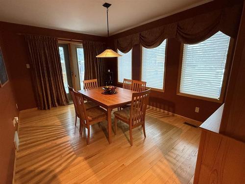 2550 15Th Side Road, Thunder Bay, ON - Indoor Photo Showing Dining Room