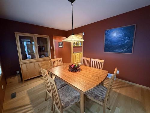 2550 15Th Side Road, Thunder Bay, ON - Indoor Photo Showing Dining Room