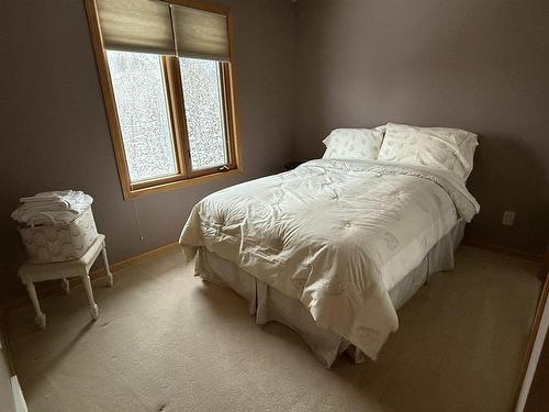 2550 15Th Side Road, Thunder Bay, ON - Indoor Photo Showing Bedroom