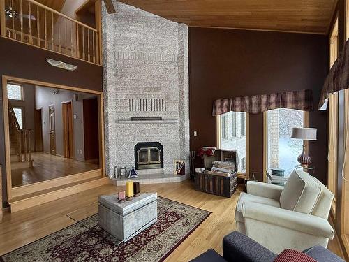 2550 15Th Side Road, Thunder Bay, ON - Indoor Photo Showing Living Room With Fireplace