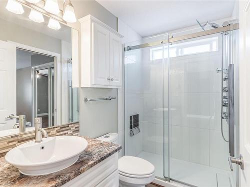 4808 Fairbrook Cres, Nanaimo, BC - Indoor Photo Showing Bathroom