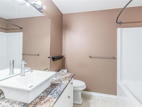 4808 Fairbrook Cres, Nanaimo, BC - Indoor Photo Showing Bathroom