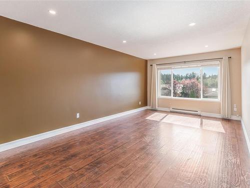 4808 Fairbrook Cres, Nanaimo, BC - Indoor Photo Showing Other Room