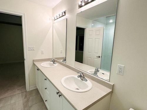 2070 Hallandale St, Oshawa, ON - Indoor Photo Showing Bathroom