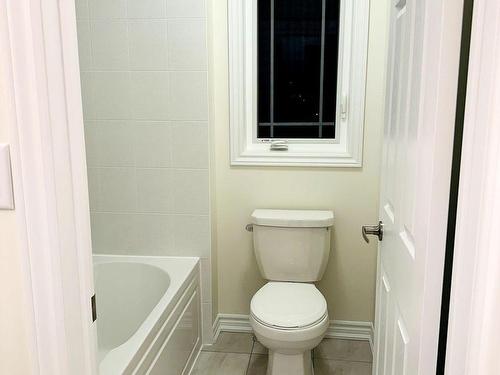 2070 Hallandale St, Oshawa, ON - Indoor Photo Showing Bathroom