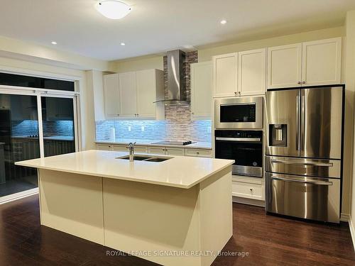 2070 Hallandale St, Oshawa, ON - Indoor Photo Showing Kitchen With Double Sink With Upgraded Kitchen