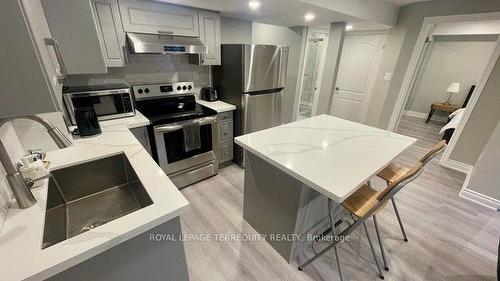 Bsmnt-210 Zachary Cres, Oakville, ON - Indoor Photo Showing Kitchen