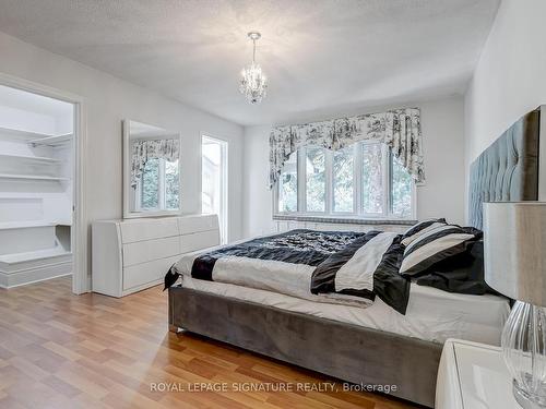 383 Maplehurst Ave, Oakville, ON - Indoor Photo Showing Bedroom