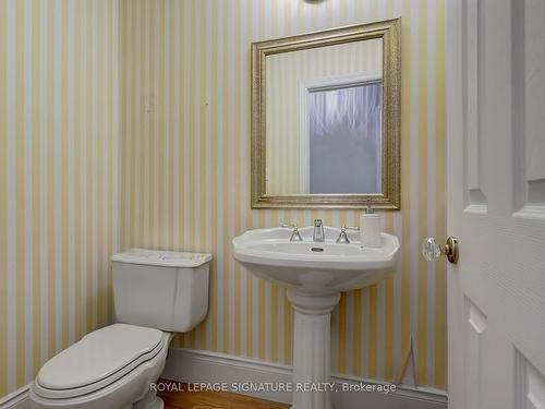 383 Maplehurst Ave, Oakville, ON - Indoor Photo Showing Bathroom