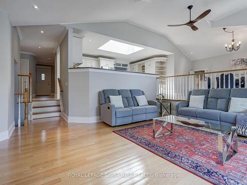 383 Maplehurst Ave, Oakville, ON - Indoor Photo Showing Living Room