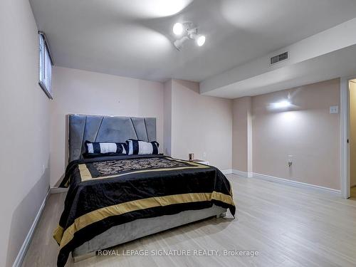 383 Maplehurst Ave, Oakville, ON - Indoor Photo Showing Bedroom