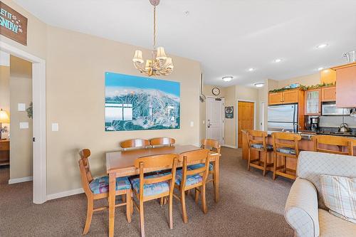 305/305A-255 Feathertop Way, Big White, BC - Indoor Photo Showing Dining Room