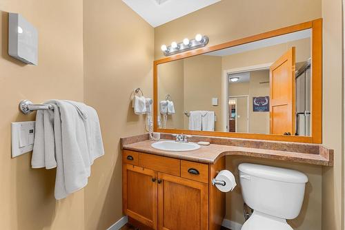 305/305A-255 Feathertop Way, Big White, BC - Indoor Photo Showing Bathroom