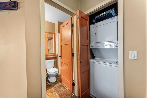 305/305A-255 Feathertop Way, Big White, BC - Indoor Photo Showing Laundry Room