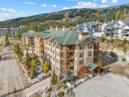 305/305A-255 Feathertop Way, Big White, BC - Outdoor With Facade